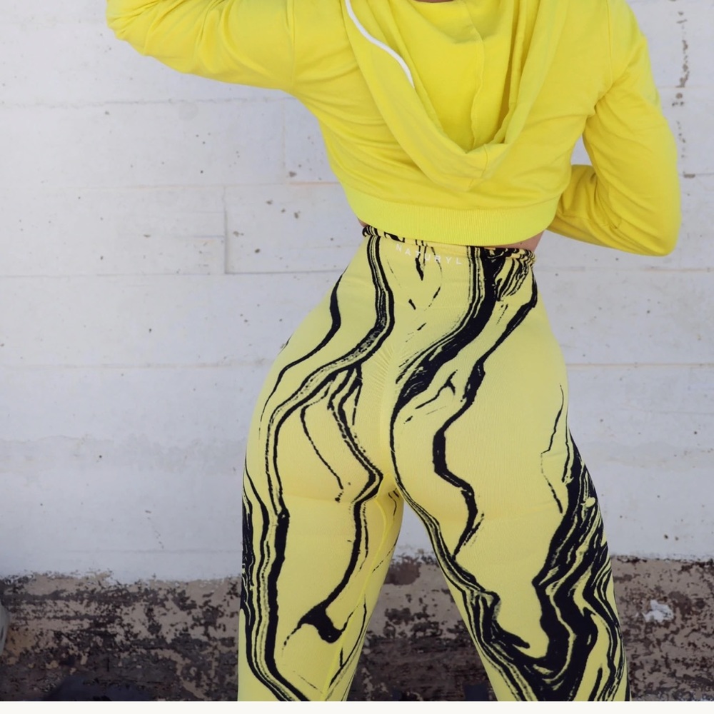 Naturyl by niykee graphic leggings